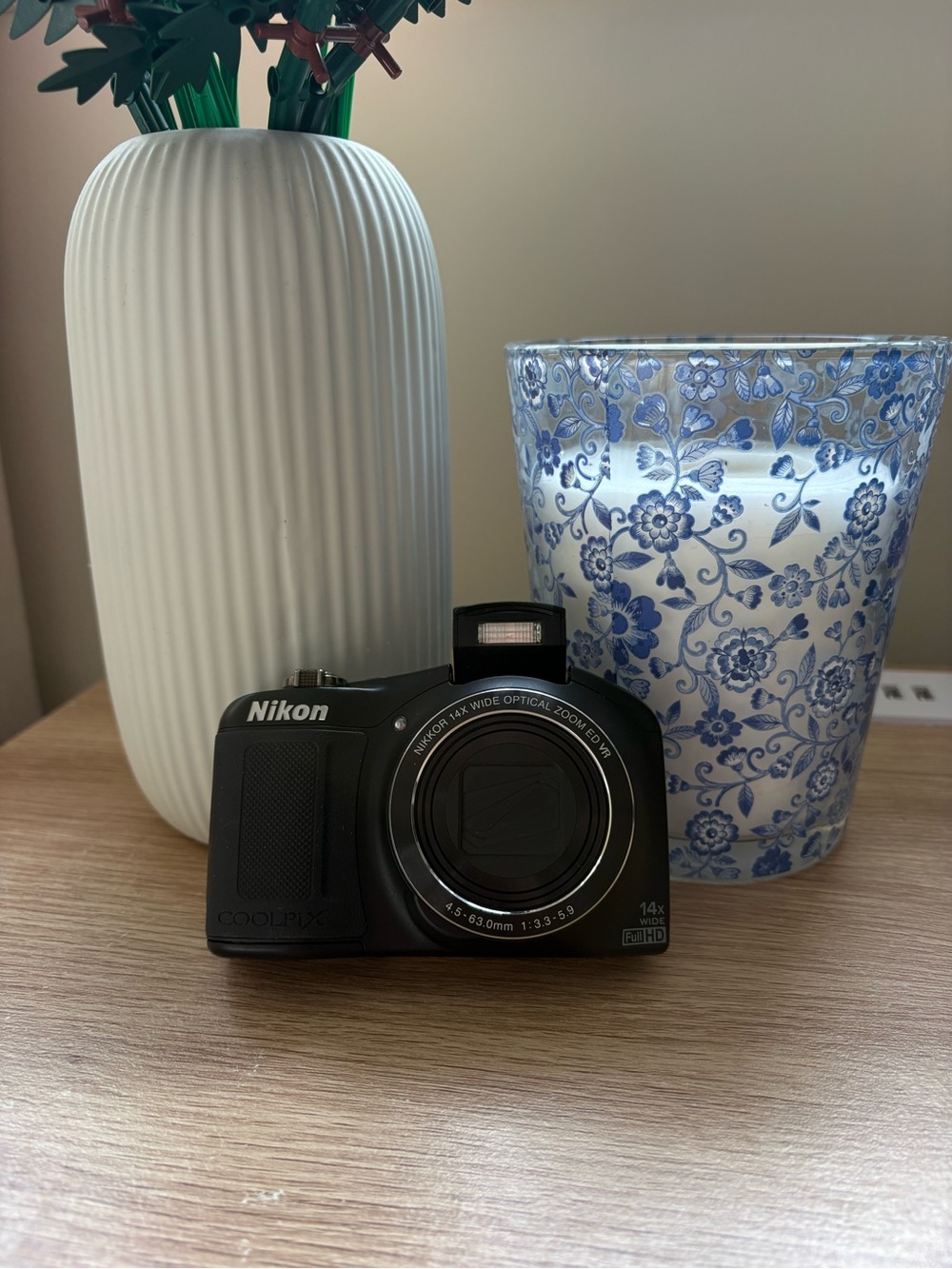 Nikon Digicam Coolpix L620 || Like new!! ||